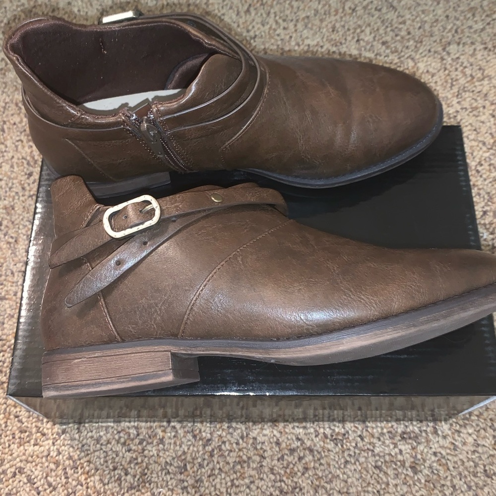 BROWN LEATHER ANKLE BOOTIES - Picture 5 of 8
